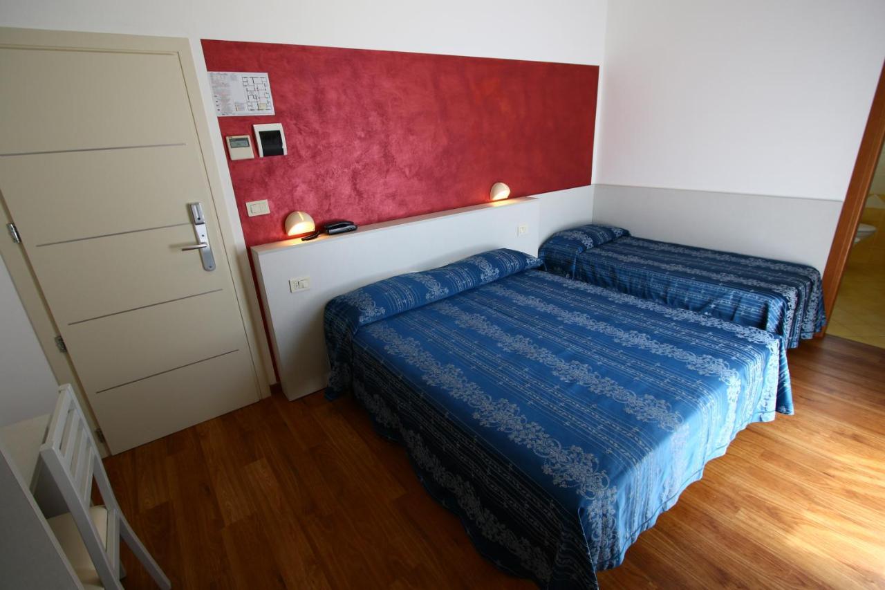 Hotel Arena Rimini Buitenkant foto