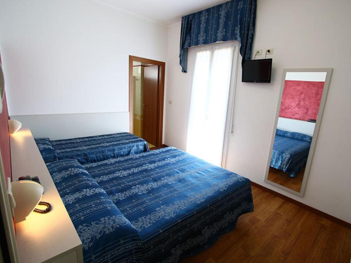 Hotel Arena Rimini Buitenkant foto