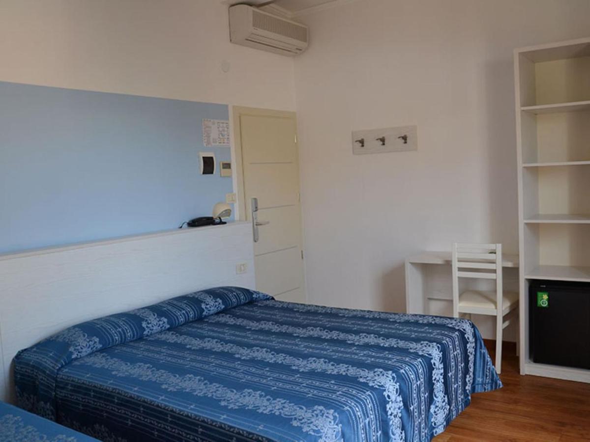 Hotel Arena Rimini Buitenkant foto